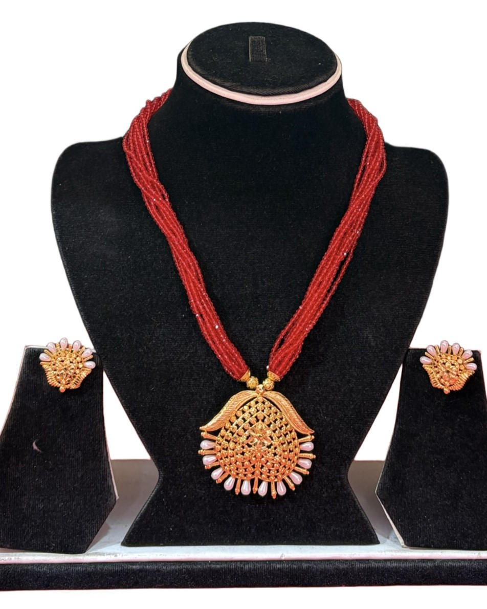 Red Pote Tilari Necklace Set with Gold-Plated Pendant & Single Ruby Stone Earrings