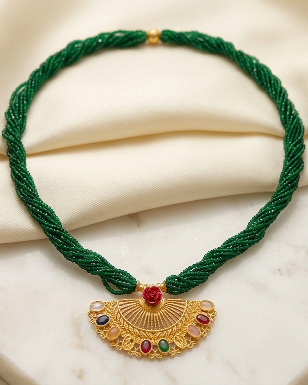 Emerald Twist Heritage Pendant Necklace